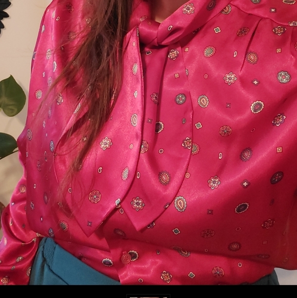 Vintage Red Button-up Top - Picture 4 of 10